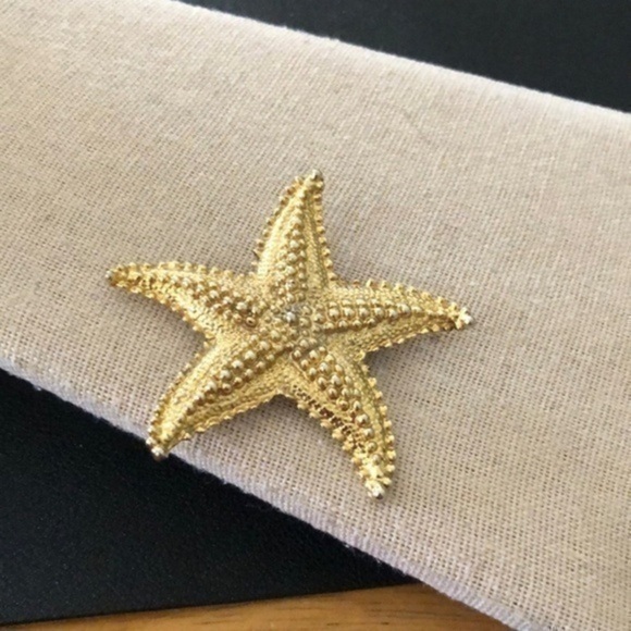Vintage Jewelry - Vintage Starfish Brooch